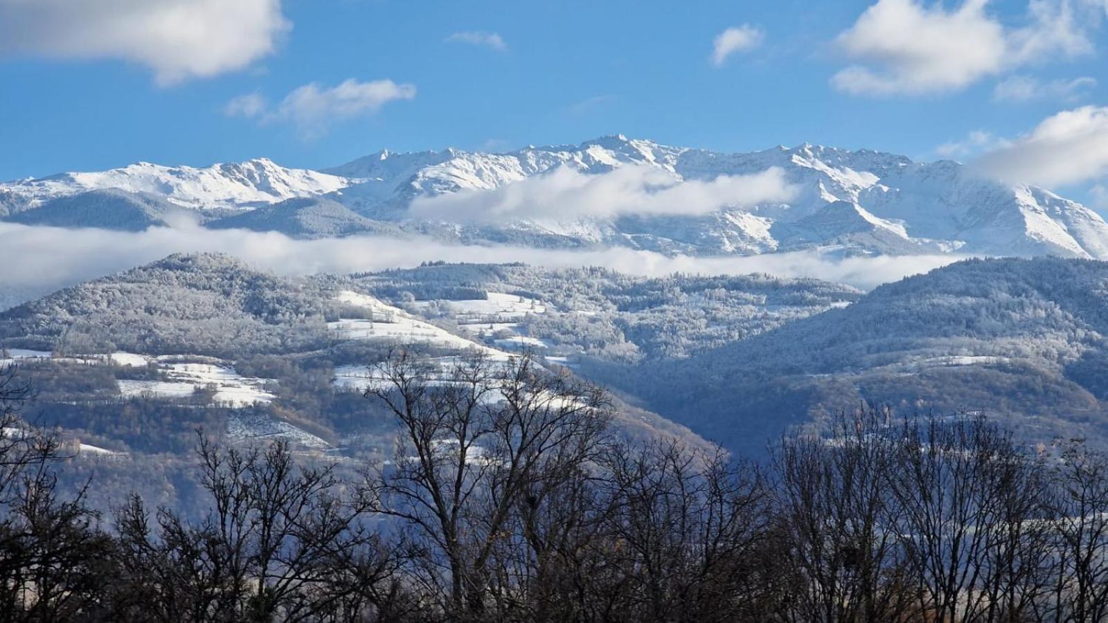 Chateau Monts Blancs Lumbin Bagian luar foto